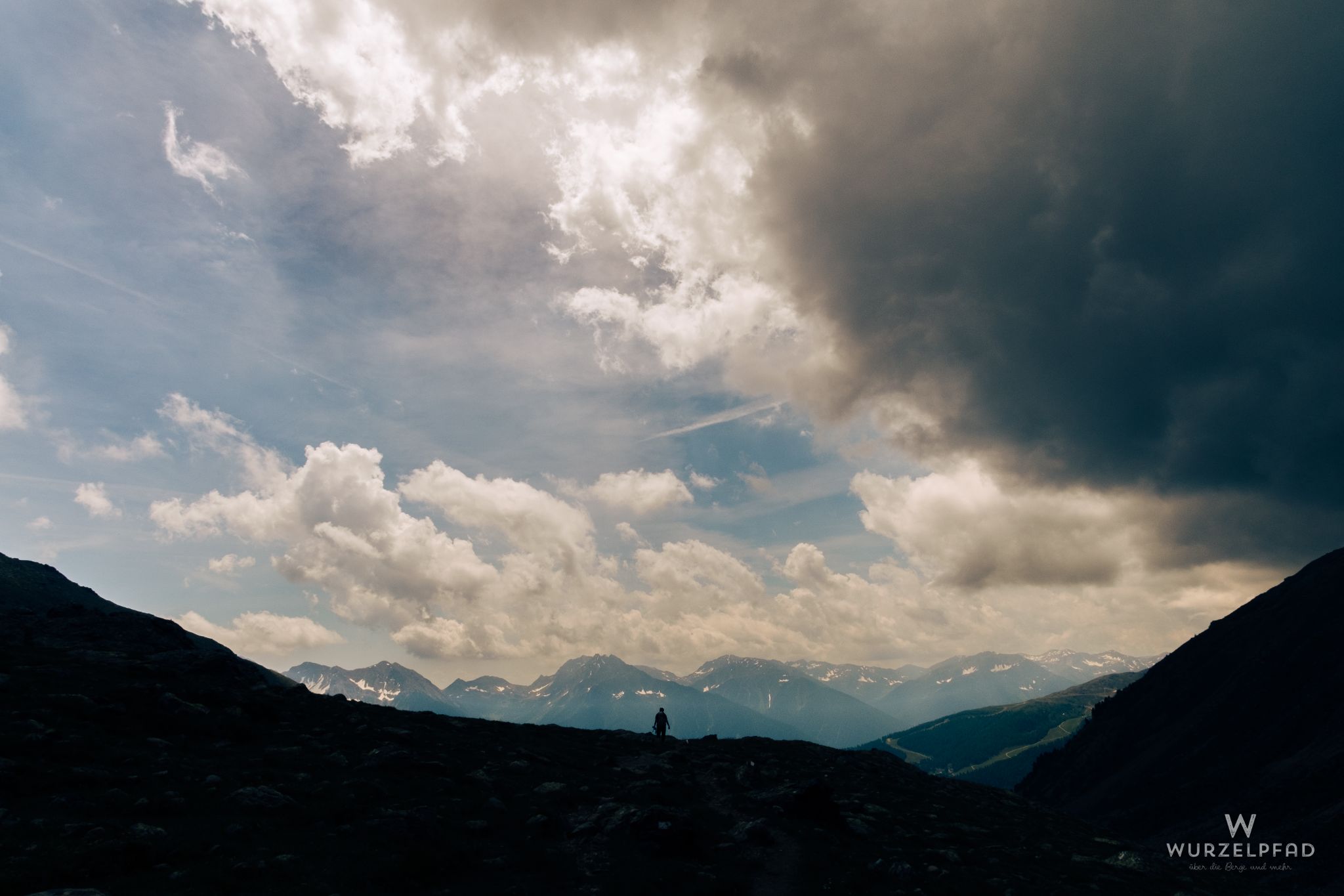 Wolken dräuen von Westen